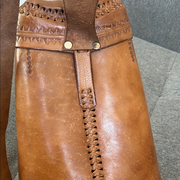 Handcrafted Tan Leather Crossbody Bag - Picture 6 of 12